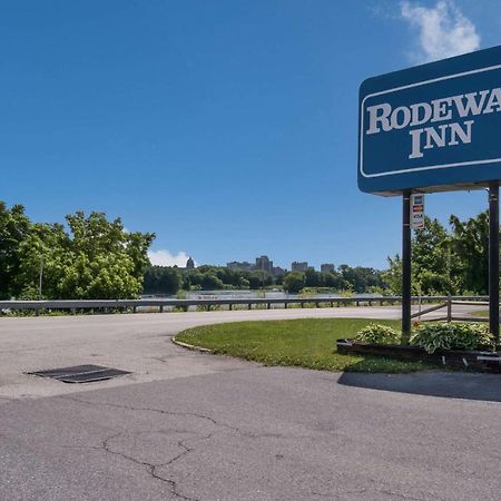 Rodeway Inn Wormleysburg - Harrisburg Bagian luar foto